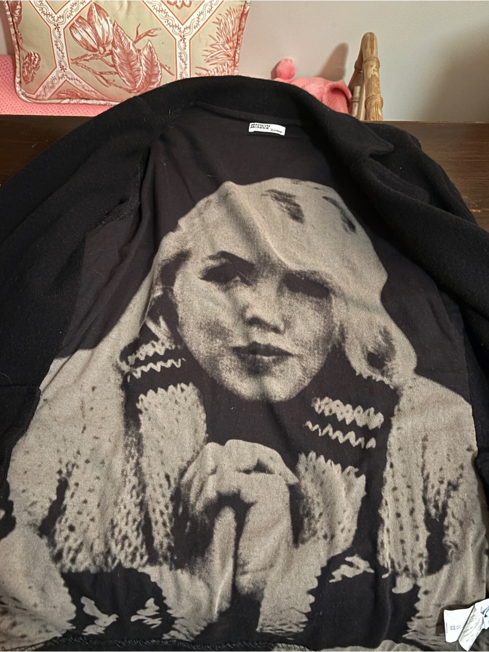 Marilyn Monroe Black Blazer with Graphic Liner - Picture 3 of 6